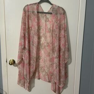 NWT Entro kimono/shawl pink and tan pattern